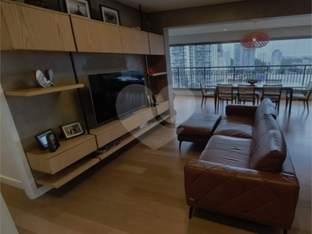 Apartamento para alugar com 3 suítes em Chácara Santo Antônio, São Paulo, SP