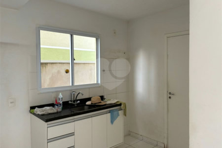 Sobrado à venda com 3 quartos em Jardim Petrópolis, Cotia, SP