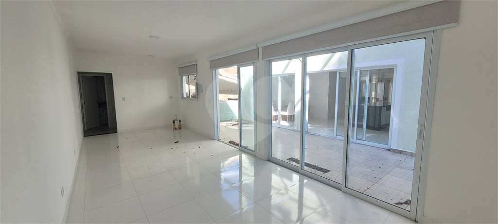 Sobrado à venda com 4 quartos, sendo 2 suítes, em Vila Irmãos Arnoni, São Paulo, SP