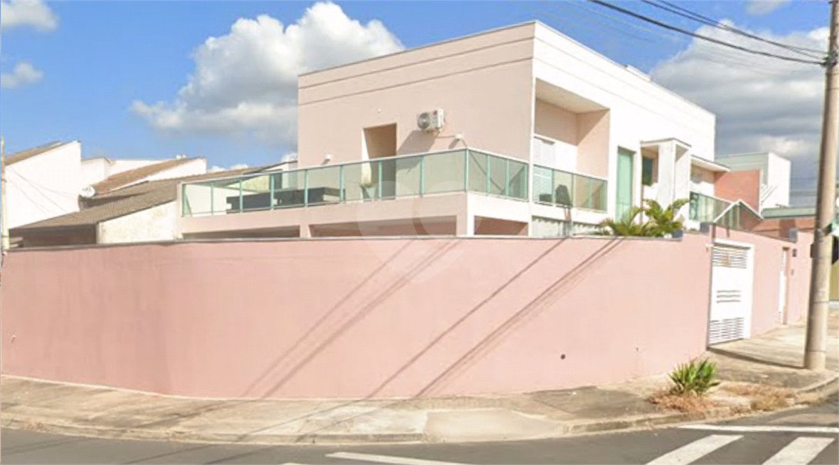 Sobrado à venda com 4 quartos, sendo 2 suítes, em Jardim Regina, Indaiatuba, SP