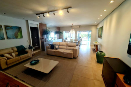 Casa à venda com 5 quartos, sendo 2 suítes, em Jardim das Roseiras, Araraquara, SP