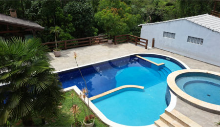 Casa à venda com 6 quartos, sendo 4 suítes,  no condomínio Alpes da Cantareira, Mairiporã - SP