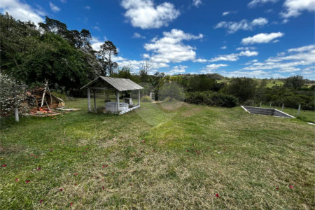 Sítio à venda com 2 quartos em Área Rural de Varginha, Itapetininga, SP