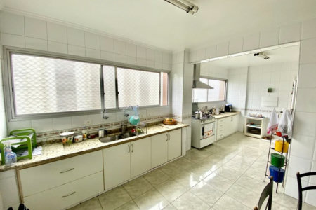 Apartamento à venda com 4 quartos, sendo 2 suítes, em Pinheiros, São Paulo, SP