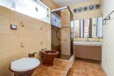 Casa à venda com 5 quartos, sendo 3 suítes, em Alto da Boa Vista, São Paulo, SP