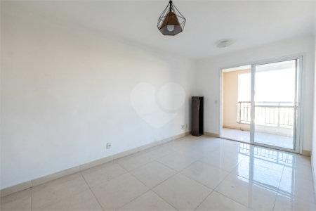 Apartamento à venda com 3 quartos, sendo 1 suíte, em Jardim Parque Morumbi, São Paulo, SP