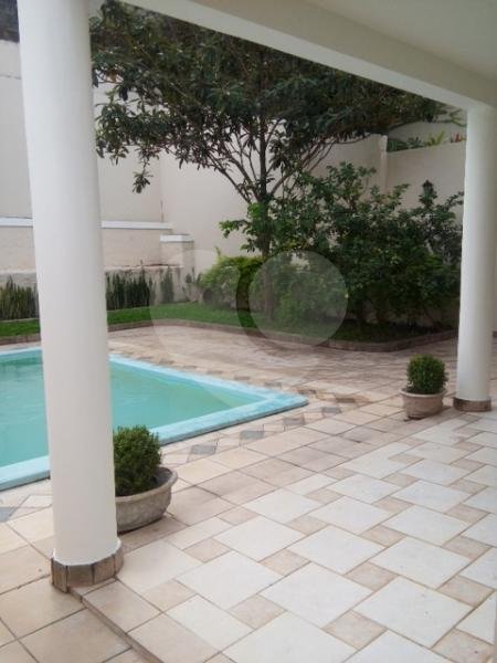 Casa à venda com 4 quartos, sendo 3 suítes, em Jardim Leonor, São Paulo, SP