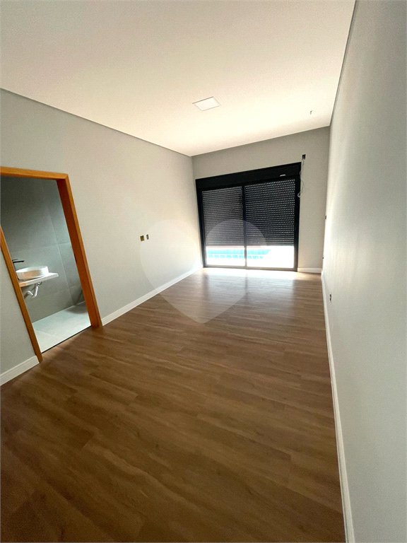 Casa à venda com 3 quartos, sendo 1 suíte, no condomínio Residencial Villa do Bosque, Sorocaba - SP