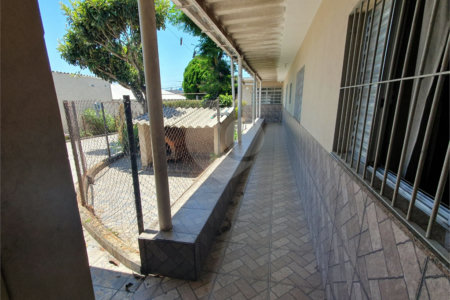 Casa Térrea à venda com 3 quartos, sendo 1 suíte, no Centro, Poá, SP