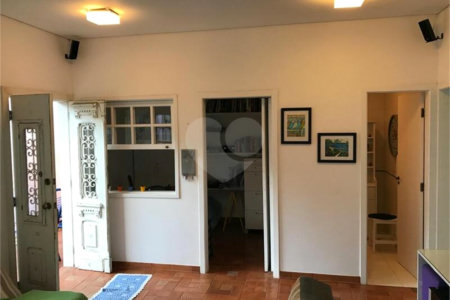 Casa de Vila à venda com 3 quartos, sendo 1 suíte,  em Cidade São Francisco, São Paulo, SP