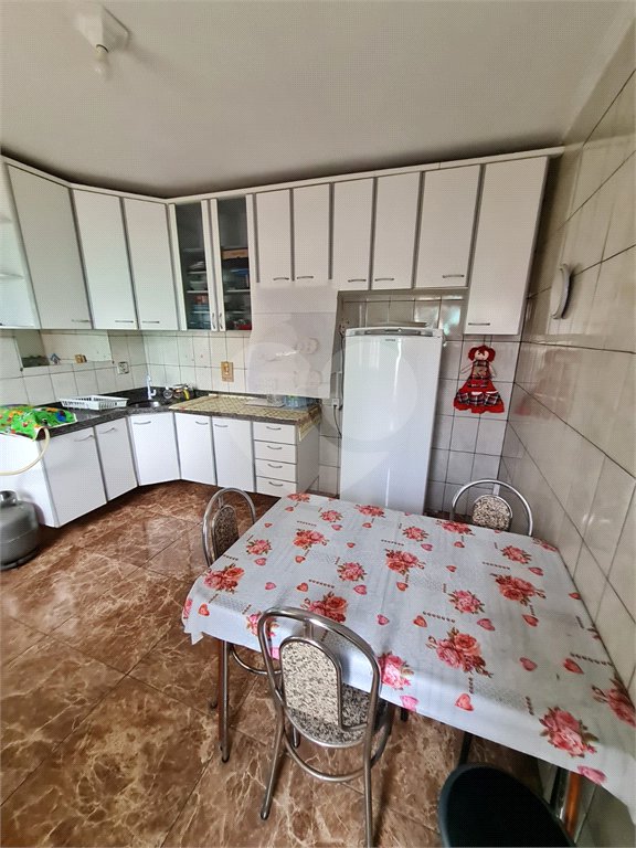 Casa à venda com 6 quartos em Vila dos Remédios, São Paulo, SP