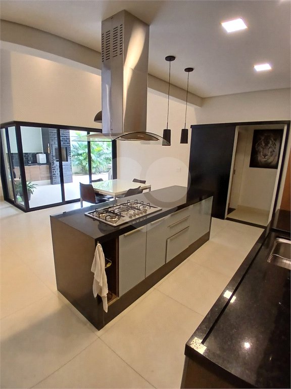 Casa à venda com 3 quartos, sendo 1 suíte, no condomínio Jardim, Sorocaba - SP