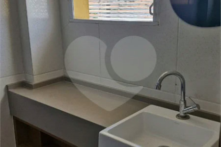 Casa à venda com 2 quartos, sendo 1 suíte, no condomínio A.m.costa, São Paulo - SP