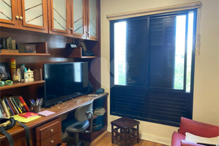 Apartamento à venda com 4 quartos, sendo 3 suítes, em Vila Morumbi, São Paulo, SP