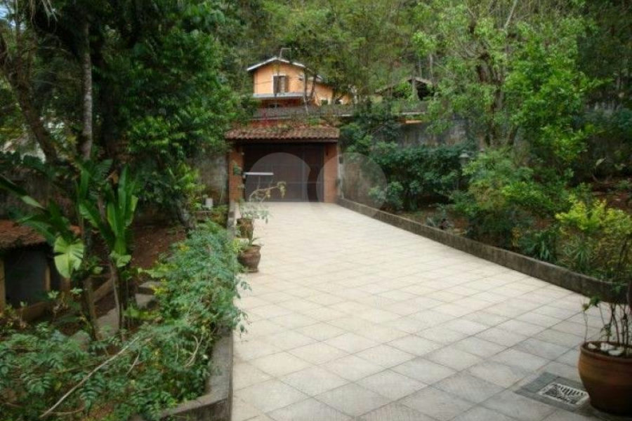 Casa Térrea à venda com 3 quartos, sendo 1 suíte, em Parque Petrópolis, Mairiporã, SP