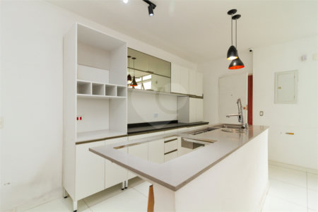Apartamento à venda com 3 quartos, sendo 1 suíte, em Jardim Paulista, São Paulo, SP
