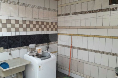 Casa térrea para venda, com 2 dormitórios, sendo 1 suíte.