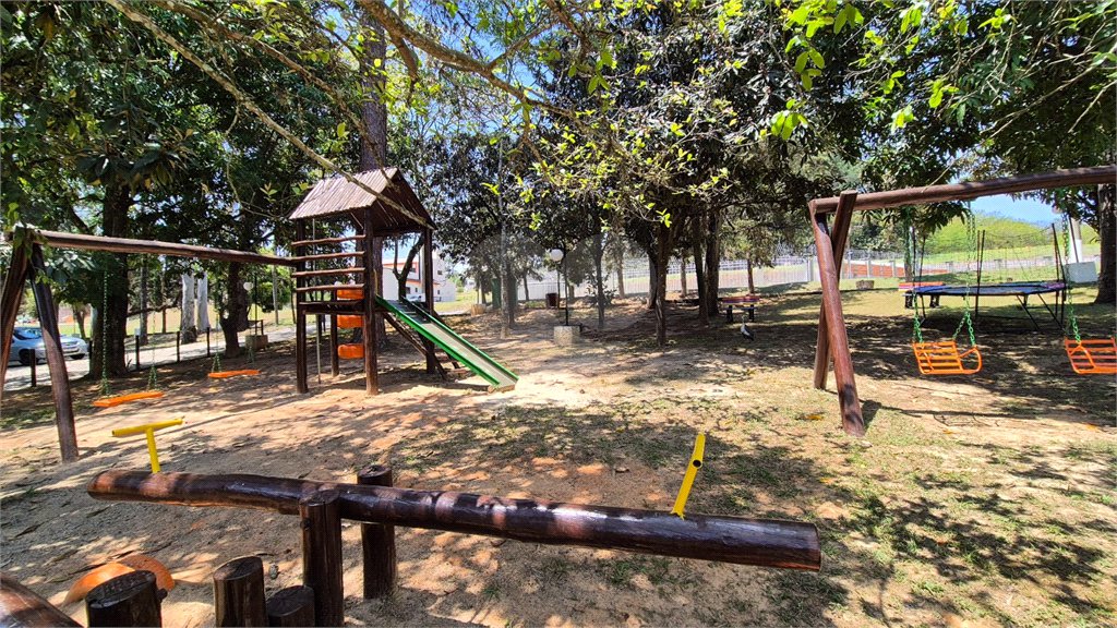 Casa à venda com 5 quartos, sendo 4 suítes, no condomínio Terras de Lucas, Sorocaba - SP