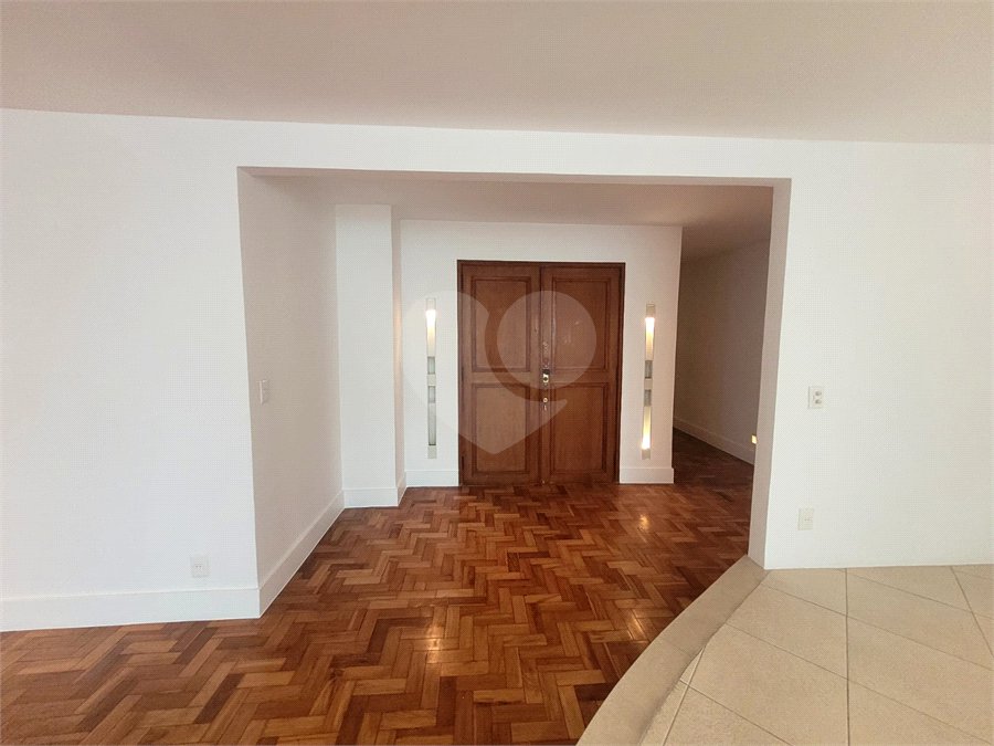 Apartamento à venda com 4 quartos, sendo 1 suíte, em Copacabana, Rio de Janeiro, RJ