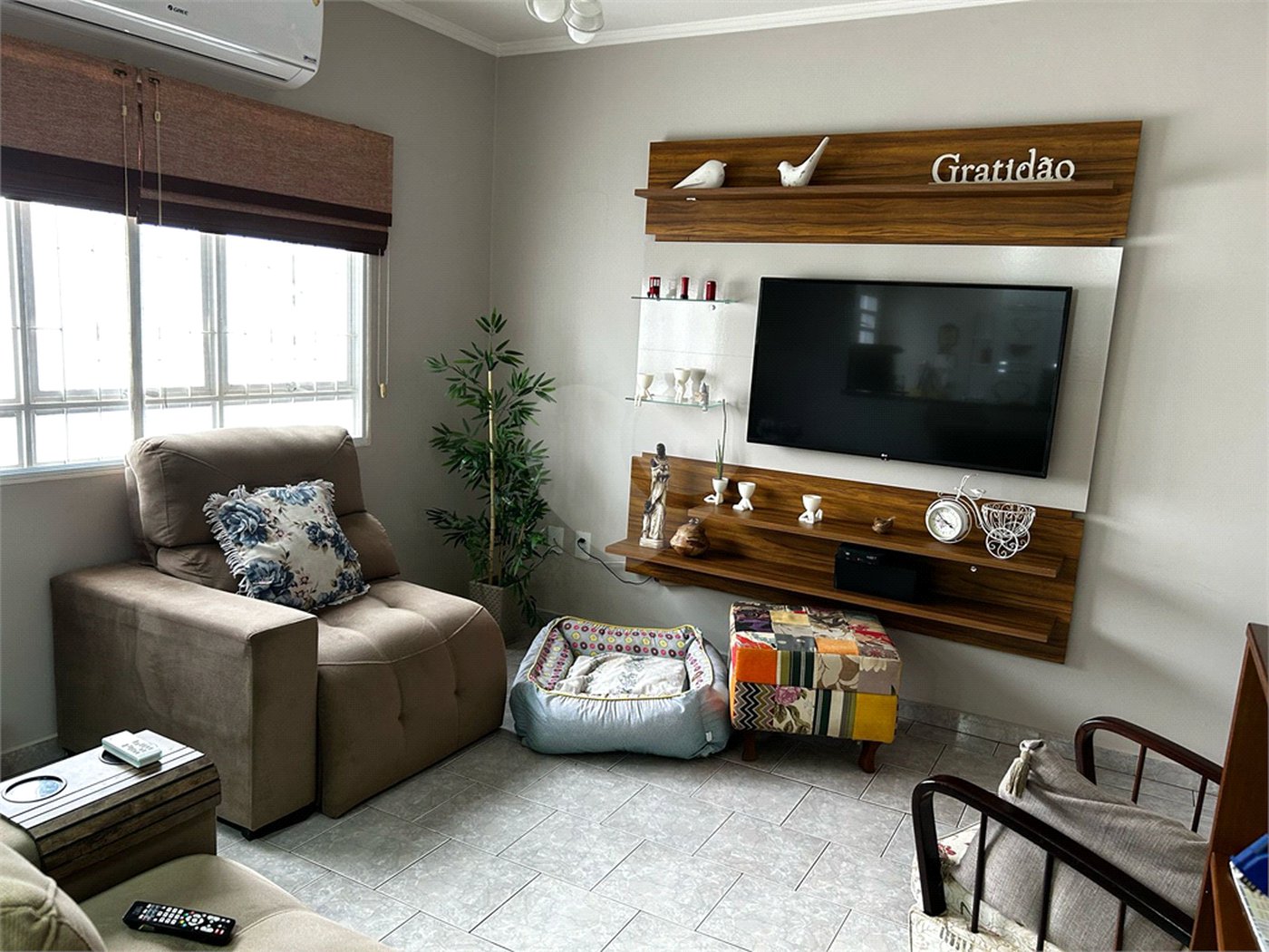 Casa à venda com 4 quartos em Jardim das Estações (vila Xavier), Araraquara, SP
