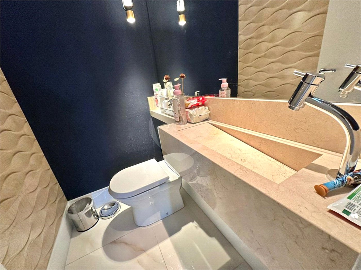 Apartamento à venda com 3 suítes em Vila Regente Feijó, São Paulo, SP