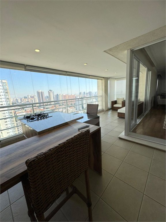 Apartamento para alugar com 4 quartos, sendo 3 suítes,  em Vila Gomes Cardim, São Paulo, SP
