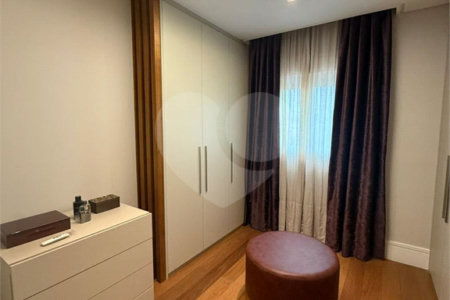 Apartamento à venda com 3 suítes em Santa Teresinha, São Paulo, SP