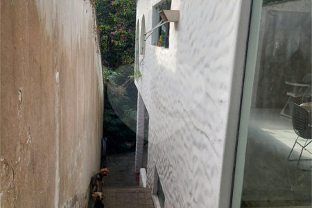 Casa à venda com 3 quartos, sendo 1 suíte, em Jardim Leonor, São Paulo, SP
