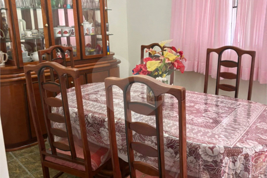 Sobrado à venda com 4 quartos em Tremembé, São Paulo, SP
