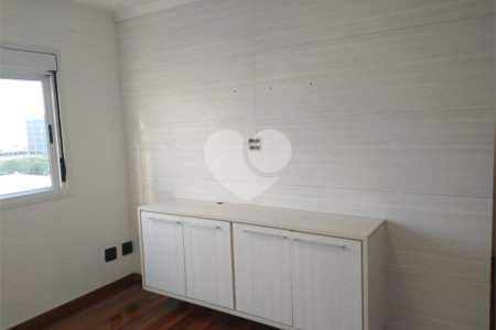 Apartamento 3 suítes, varanda gourmet, 3 vagas em Condomínio Clube na Mooca