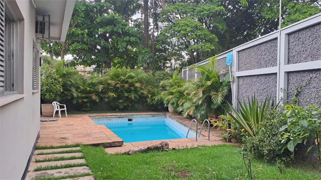 Casa Térrea à venda com 3 quartos, sendo 1 suíte,  em Alto da Lapa, São Paulo, SP