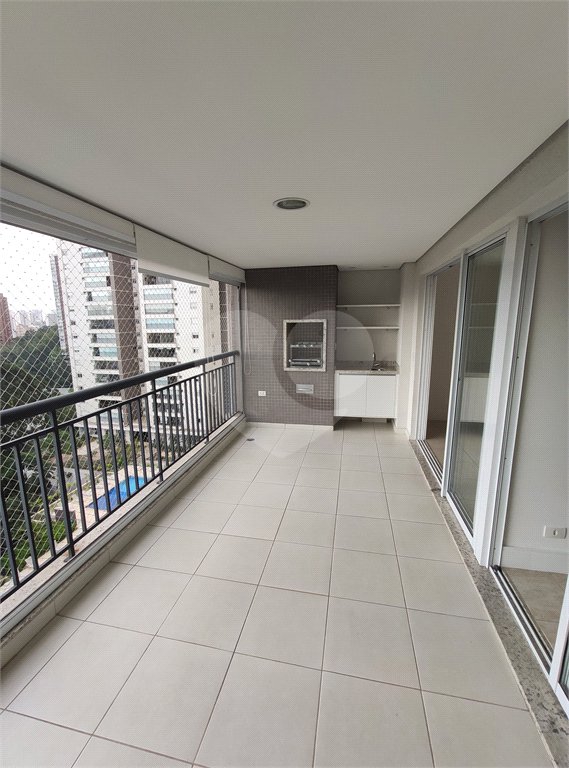 Apartamento à venda ou para alugar com 3 quartos, sendo 1 suíte,  em Parque Reboucas, São Paulo, SP