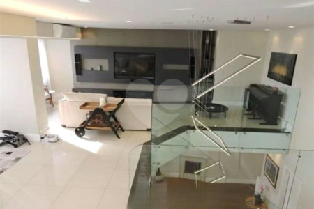 Cobertura para alugar com 4 quartos, sendo 3 suítes,  em Vila Morse, São Paulo, SP