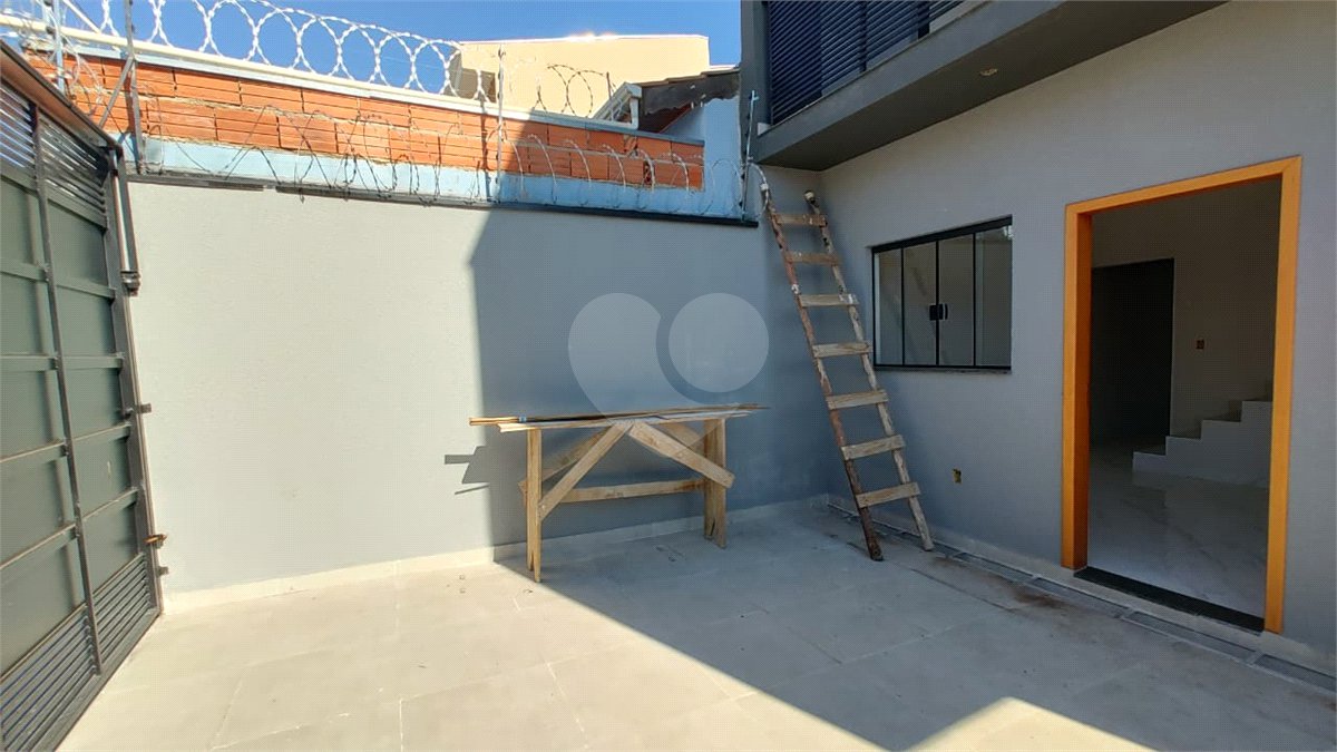 Casa de Vila à venda com 2 quartos em Wanel Ville, Sorocaba, SP
