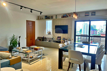 Apartamento à venda com 3 quartos, sendo 1 suíte, em Vila Mariana, São Paulo, SP