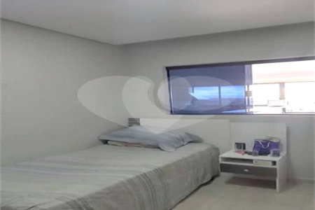 Casa à venda com 4 quartos, sendo 2 suítes, no condomínio Horto Florestal Villagio, Sorocaba - SP