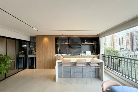 Apartamento à venda com 3 suítes em Vila Romana, São Paulo, SP