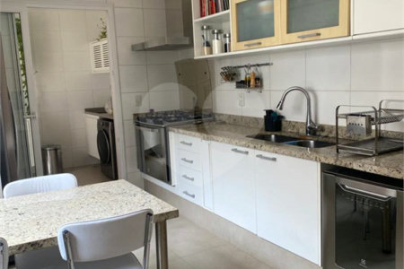 Sobrado à venda com 3 suítes em Água Fria, São Paulo, SP