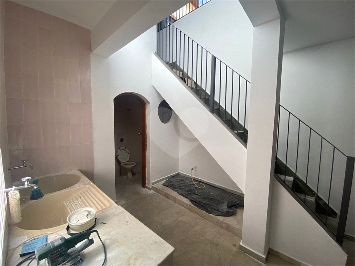 Casa à venda com 4 quartos, sendo 2 suítes,  em Jardim do Lago, Atibaia, SP