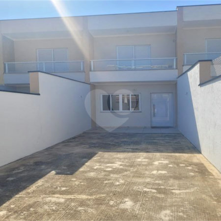 Indaiatuba - Sobrado para venda e Locação - Jardim Nely em Indaiatuba - R$ 425.000,00 - aceita parte em permuta - Bairro tranquilo com fácil acesso a rodovias, Shopping Polo Parque Mall - Assai, Polo shopping - Com duas suítes sendo uma com sacada, , lavabo. área de serviço , 2 vagas, portão ele