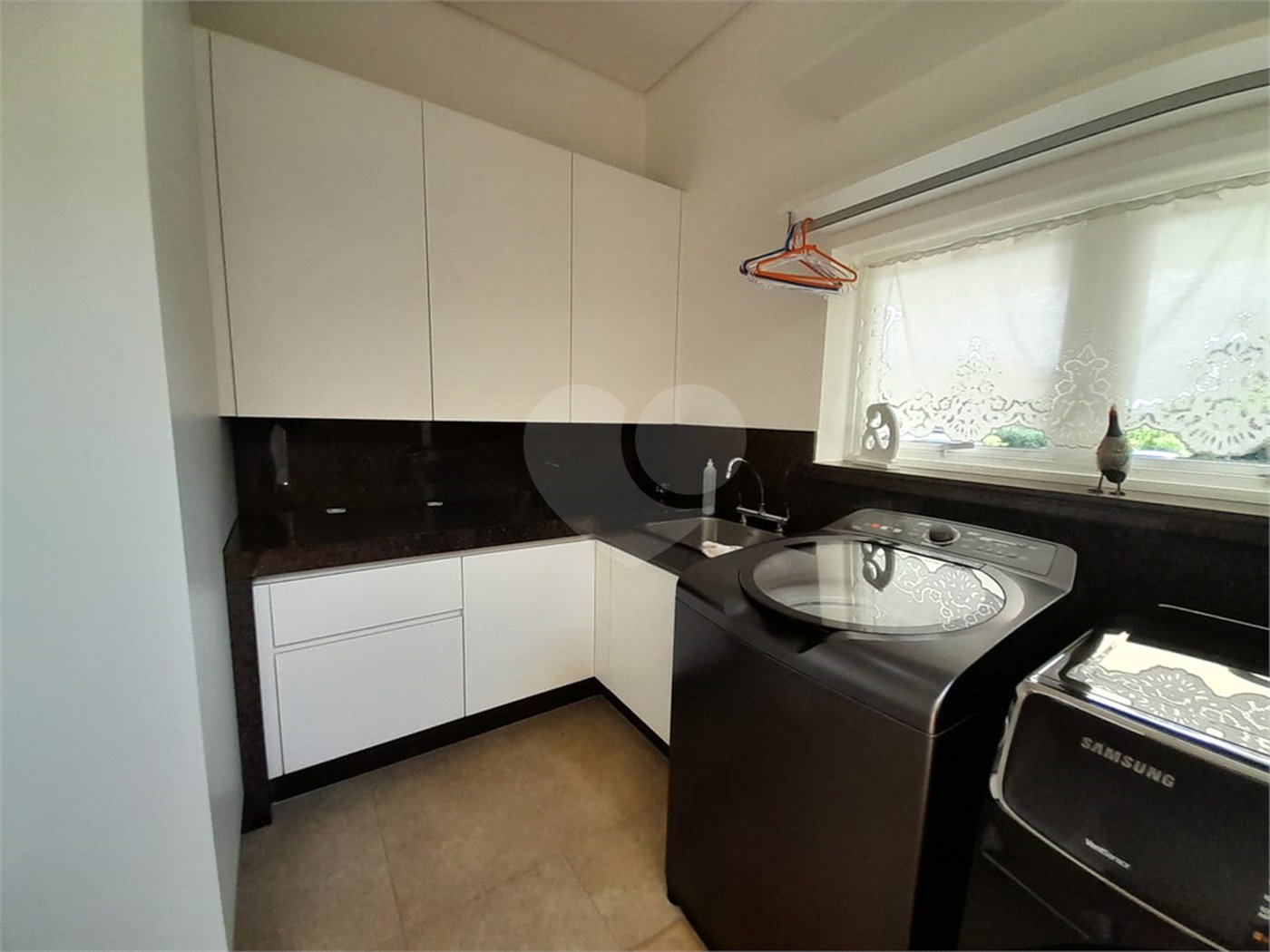 Casa à Venda no Condomínio Damha III – Elegância e Conforto para sua Família