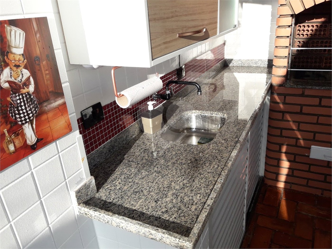 COBERTURA COM PISCINA E CHURRASQUEIRA NA CASA VERDE.