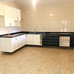 Casa à venda com 4 quartos, sendo 2 suítes, no condomínio Estância Marambaia, Vinhedo - SP