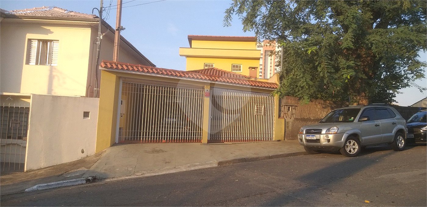 Casa à venda com 3 suítes em Parque Peruche, São Paulo, SP