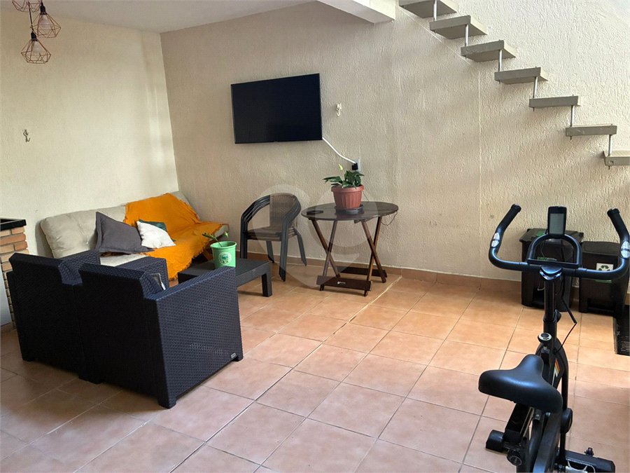 Sobrado à venda com 3 quartos em Montanhão, São Bernardo do Campo, SP