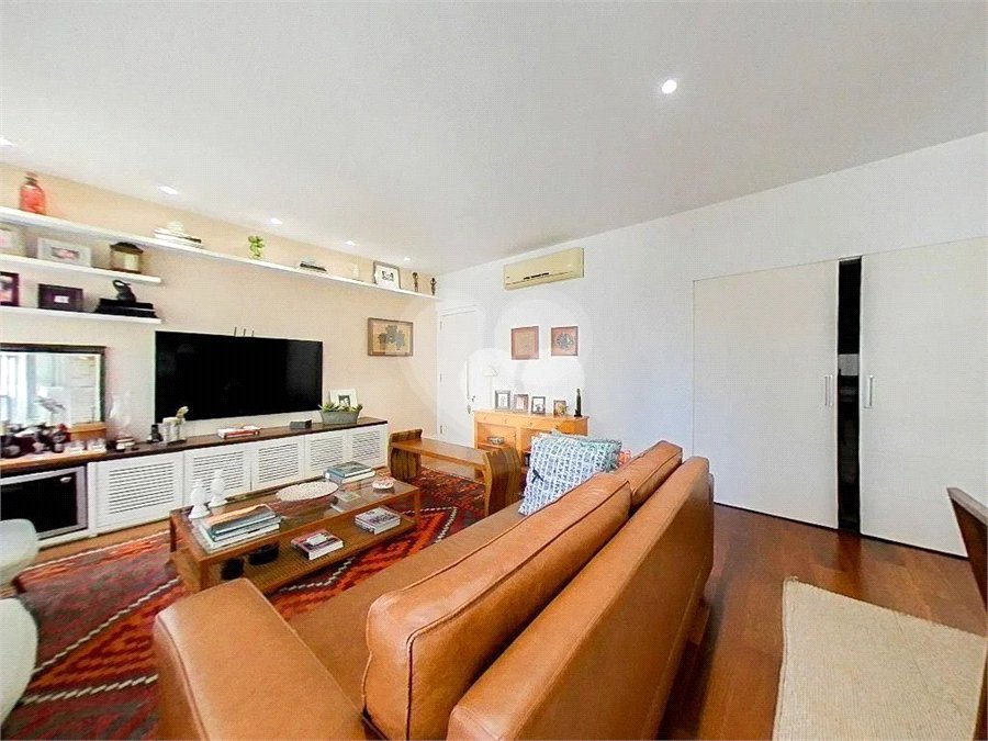 Apartamento à venda com 3 quartos, sendo 1 suíte, em Lagoa, Rio de Janeiro, RJ