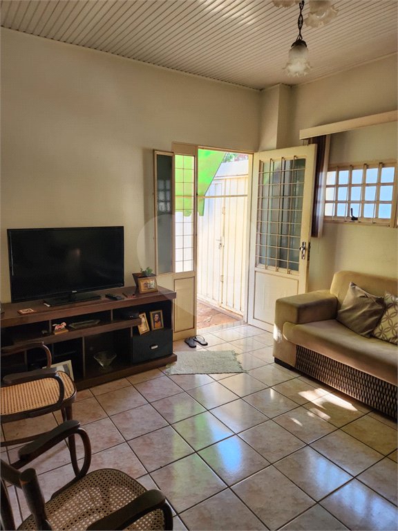 Casa à venda com 5 quartos em Jardim Ártico, Araraquara, SP