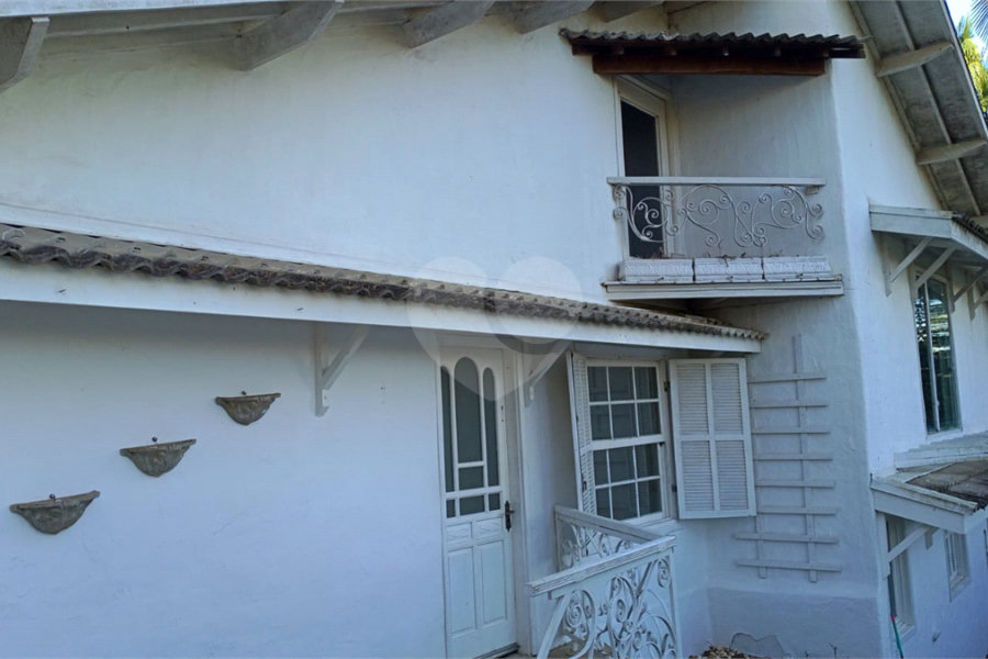 Casa à venda com 3 quartos, sendo 2 suítes, no condomínio Gleba II, Mairiporã - SP