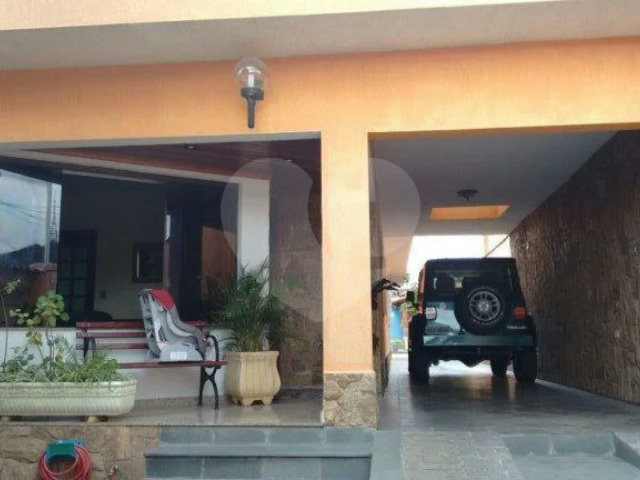 Casa Térrea à venda com 3 quartos, sendo 2 suítes,  em Jaraguá, São Paulo, SP