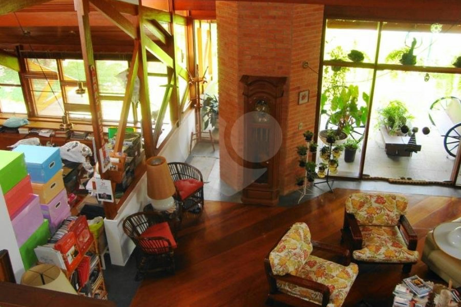 Sobrado à venda com 4 quartos, sendo 2 suítes, em Tremembé, São Paulo, SP